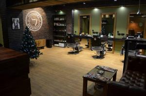 Фотография Hooligans barbershop 1