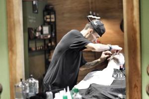 Фотография Hooligans barbershop 4